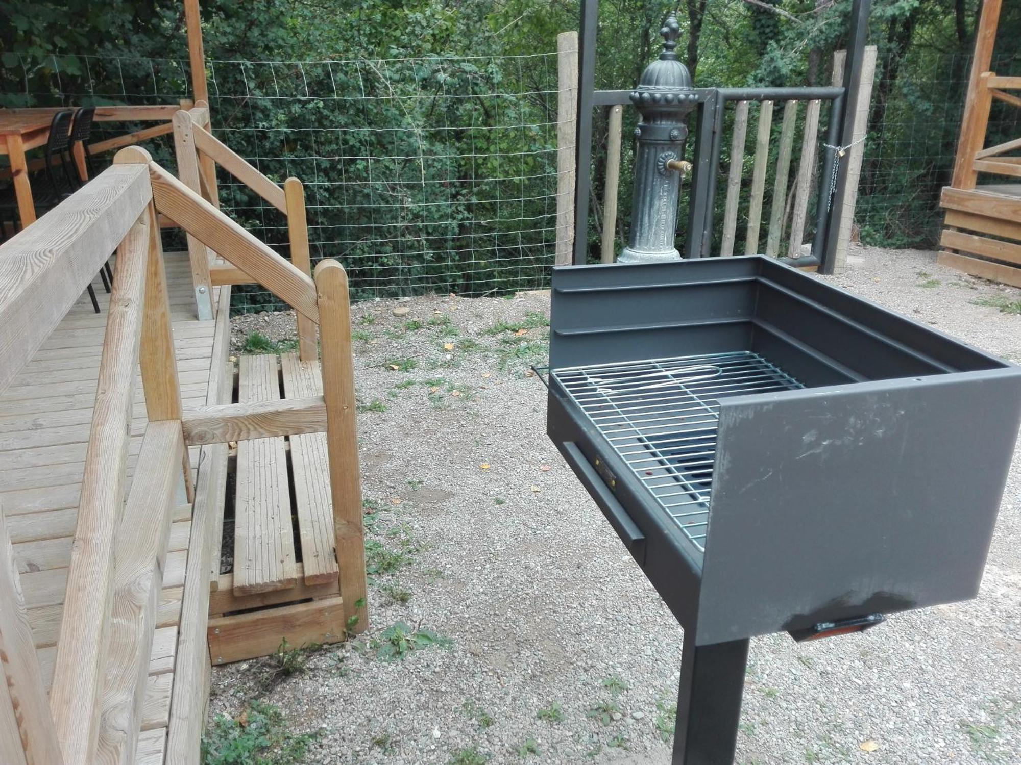 Camping L'Espelt La Pobla de Lillet Phòng bức ảnh