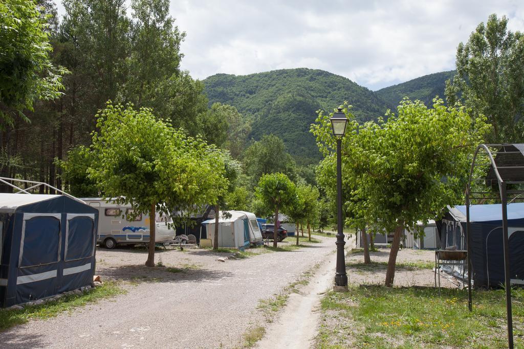 Camping L'Espelt La Pobla de Lillet Ngoại thất bức ảnh