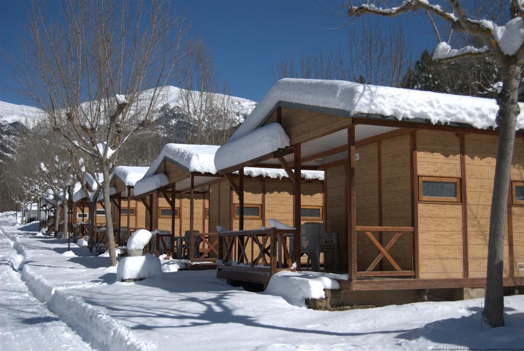 Camping L'Espelt La Pobla de Lillet Ngoại thất bức ảnh